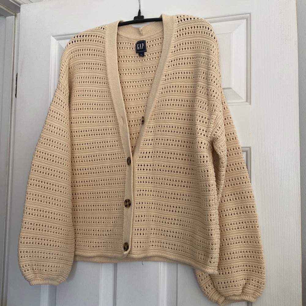 GAP cotton ecru/beige colored sweater. Perfect  for Spring. New without tags.